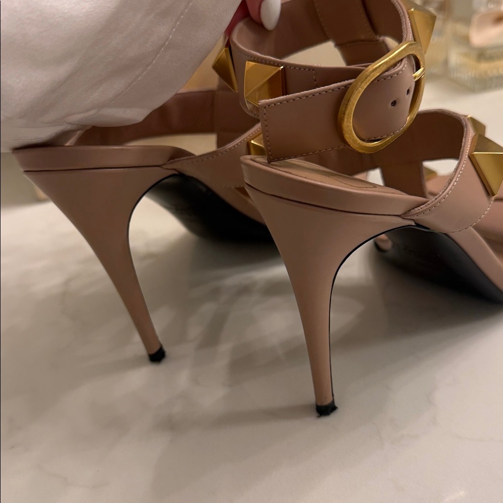 Valentino Roman Stud Heeled Sandals Nude - Picture 3 of 4